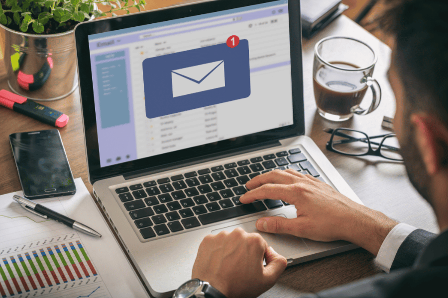 new email alert on laptop computer